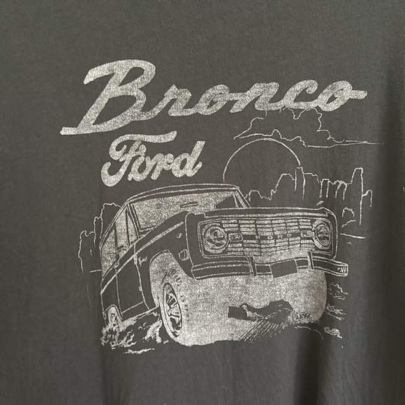 A& F Oversized Boyfriend Bronco Graphic Tee - Picture 3 of 5